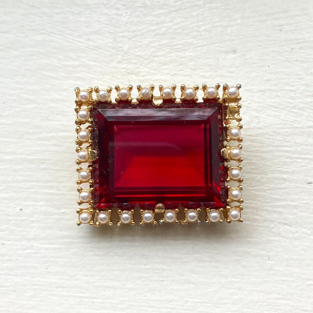Vintage Red Crystal / Faux Pearl Brooch
